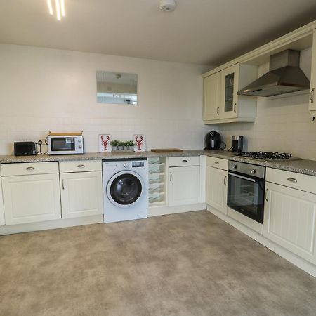 Benllech Coastal Retreat Apartment Exterior photo