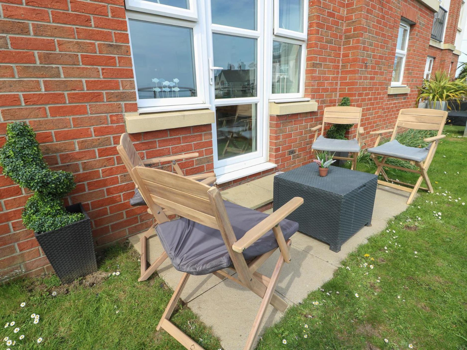 Benllech Coastal Retreat Apartment Exterior photo